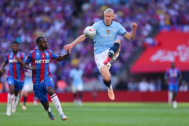 Dos españoles entre el once más valioso de la Premier