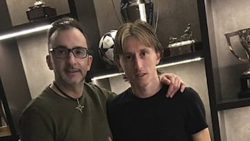 Descubrimos la sala de trofeos que tiene Luka Modric en su casa