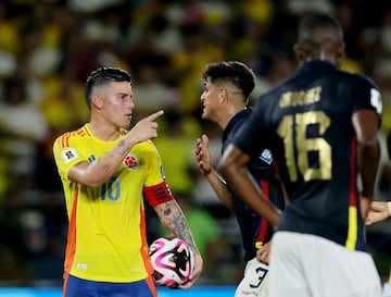 James, durante un partido con Colombia. 