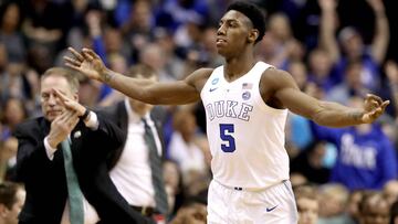 WASHINGTON, DC - MARCH 31: RJ Barrett #5 of the Duke Blue Devils celebrates a basket as head coach Tom Izzo of the Michigan State Spartans calls timeout during the first half in the East Regional game of the 2019 NCAA Men&#039;s Basketball Tournament at Capital One Arena on March 31, 2019 in Washington, DC.   Patrick Smith/Getty Images/AFP
 == FOR NEWSPAPERS, INTERNET, TELCOS &amp; TELEVISION USE ONLY ==