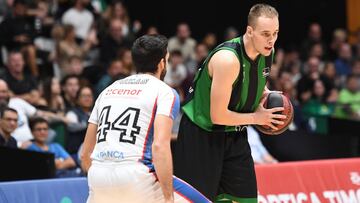 El juego coral del Joventut supera a un deslabazado Obradoiro