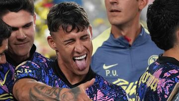 COLUMBUS, OHIO - SEPTEMBER 25: Cristian Calderon #18 of Club America celebrates with the trophy after the Michelob Ultra Campeones Cup 2024 against the Columbus Crew at Lower.com Field on September 25, 2024 in Columbus, Ohio. Club America won 5:4 on penalty kick. Jason Mowry/Getty Images/AFP (Photo by Jason Mowry / GETTY IMAGES NORTH AMERICA / Getty Images via AFP)