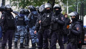 Russian law enforcement officers stand guard during a rally, after opposition activists called for street protests against the mobilisation of reservists ordered by President Vladimir Putin, in Moscow, Russia September 24, 2022. REUTERS/REUTERS PHOTOGRAPHER