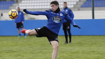 Fede Valverde, jugador del Deportivo, durante un entrenamiento.