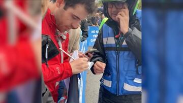 !Bochornoso! Comisarios piden ayuda de aficionados en la Vuelta