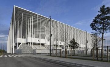 El Matmut Atlantique es la casa del FC Girondins de Bordeaux. Tiene capacidad para 42 mil personas.