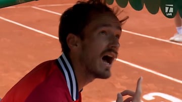 Daniil Medvedev, en pleno enfado en Montecarlo.