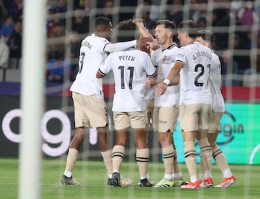 1-1. Hugo Duro celebra el primer que marca en el minuto 26 de partido con sus compañeros.