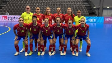 La Selecci&oacute;n de f&uacute;tbol sala femenino antes del partido ante Eslovaquia.