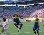 Palacios brillaba ante el Benfica, pero ocurrió esto: desafortunada jugada del chileno