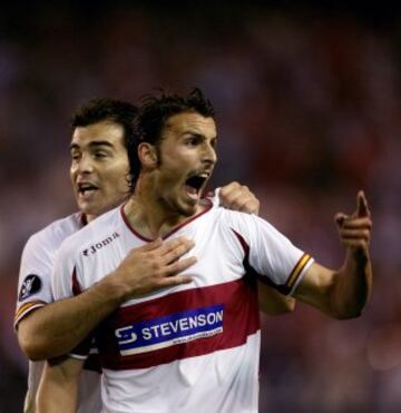 1984-2007. Antonio Puerta, defensa del Sevilla, sufrió una parada cardiorrespiratoria en el primer partido de Liga contra el Getafe en el  minuto 28.  Falleció días después.