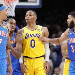 Lakers outclassed in Oklahoma in a night of NBA surprises
