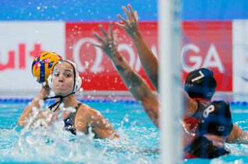 Anni Espar, ante las canadienses.