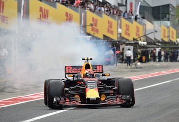 Max Verstappen durante un pit stop.