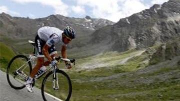 El Alpe D'Huez no hace justicia con Contador