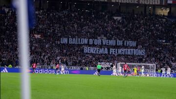 Lyon homenajea a Benzema