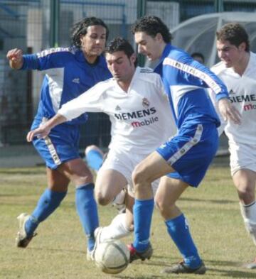 Empezó en la temporada 02/03 en el Real Madrid C de Tercera División. Un año después fue cedido al Fuenlabrada, y en la temporada 04/05 regresa al club blanco para formar parte de la plantilla del Real Madrid Castilla que consiguió el ascenso a Segunda División. En la temporada 2005-06 jugó con el Castilla en segunda división y al final de la misma, decidió desvincularse del Real Madrid y fichó por el Real Sporting de Gijón.