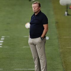 Koeman frena dos fichajes