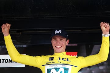 Iván Romeo, con el maillot de líder.
