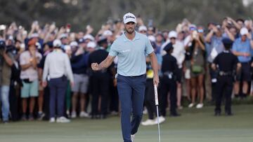 El golfista estadounidense Wyndham Clark celebra su victoria en el hoyo 18 de la última jornada del US Open 2023 en el North Course de Los Angeles Country Club en Los Angeles, California.