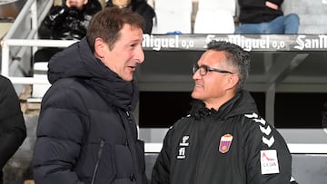 Partido entre el Burgos CF y el CD Eldense celebrado en Burgos.
Entrenadores de ambos equipos
RICARDO ORDÓÑEZ -8-12-2024