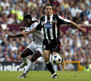 Pasó del Bari a la Juventus en la temporada 1998/99. En el conjunto de Turín consiguió alzarse con dos ligas. Tras el escándalo administrativo de la Juventus y su posterior descenso, el lateral derecho italiano se marchó, junto a Thuram, al FC Barcelona.
