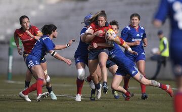 Im¨¢genes de la semifinal del Campeonato de Europa de rugby femenino disputada en el Estadio Central de la Universidad Complutense entre la selecci¨®n espa?ola, dirigida por Jos¨¦ Antonio Barrio, y la selecci¨®n rusa.