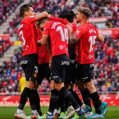 Cuatro postes, dos penaltis, polémica y media salvación