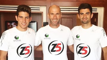 El ahora ex entrenador del Real Madrid tuvo la fortuna de poder debutar a dos de sus hijos en el cuadro merengue: Enzo Zidane como mediocampista y Luca como portero.