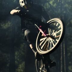 Rotation: creatividad total en MTB culminada con un váter gigante