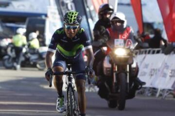 GRA157. PORT AINÉ (LLEIDA), 24/03/2016.- El corredor colombiano del equipo Movistar, Nairo Quintana, cruza la meta en segundo lugar, consiguiendo el liderato de la clasificación general, en la cuarta etapa de la Volta a Catalunya disputada hoy entre las localidades de Bagà y Port Ainé, en la que se ha impuesto el corredor belga del equipo Lotto Soudal, Thomas de Gendt. EFE/Quique García.