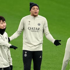 What does PSG need to qualify for the Champions League round of 16?