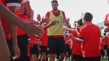 20-09-25. JUSTIN SMITH, EN MAREO.