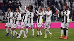 Los jugadores de la Juventus celebran la victoria ante el Chievo.