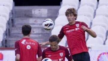 <b>PUESTA A PUNTO. </b>Los leones se ejercitaron la tarde de ayer en San Mam¨¦s, que no pisaban desde mayo.