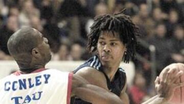 <b>PRIMACÍA EN JUEGO. </b>Real Madrid (con Gelabale) y Tau (con Robert Conley) aspiran al liderato.