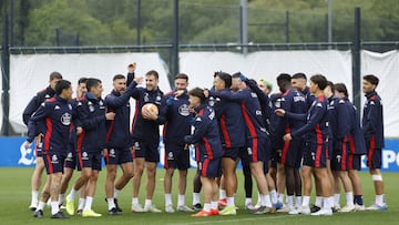 Buen ambiente en el entrenamiento del Deportivo previo al partido ante el Tenerife.