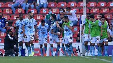 Kevin Escamilla festeja su gol contra Mazatlán junto a sus compañeros