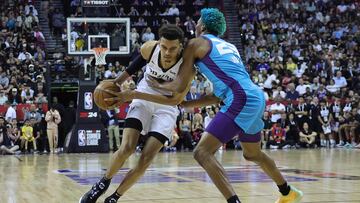 LAS VEGAS, NEVADA - JULY 07: Victor Wembanyama #1 of the San Antonio Spurs dribbles the ball against Kai Jones #23 of the Charlotte Hornets during the first quarter at the Thomas & Mack Center on July 07, 2023 in Las Vegas, Nevada. Ethan Miller/Getty Images/AFP (Photo by Ethan Miller / GETTY IMAGES NORTH AMERICA / Getty Images via AFP)
