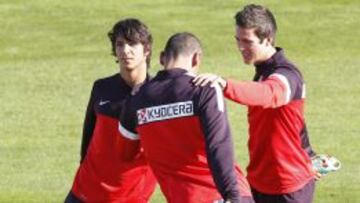 &Oacute;liver y Manquillo, que tendr&aacute;n minutos en el partido ante el Ja&eacute;n, estiran junto al Cata.