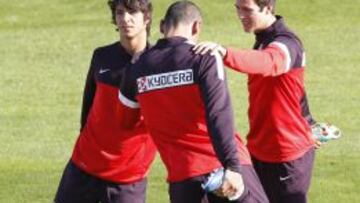 Óliver y Manquillo, que tendrán minutos en el partido ante el Jaén, estiran junto al Cata.