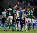 Palmeiras sobrevive a su noche más negra y avanza a semifinales