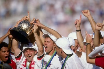 El equipo logró el campeonato por primera vez en su historia en 1998.