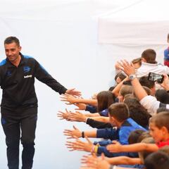 El Alavés tiene 28 efectivos pero quiere quedarse con unos 24