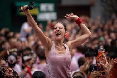 Ambiente tras el "Chupinazo" que abre las fiestas de San Fermín 2025.