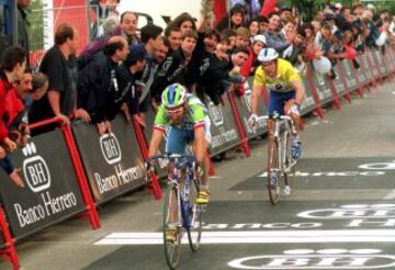 Alto del Naranco en 1997, Escartín y Abraham Olano entrando en meta.   
