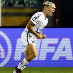 Santos golea a Boca y jugará la final ante Palmeiras