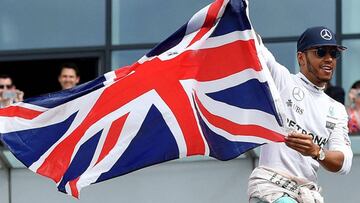Hamilton con la bandera inglesa.