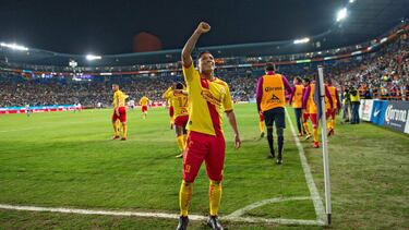 El delantero peruano fue el terror de los defensas durante su periplo en el futbol mexicano. Raúl Ruidíaz jugó con Monarcas Morelia y consiguió el campeonato de goleo en dos ocasiones con los purépechas.
