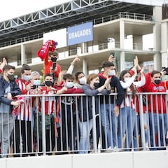 El Atleti recibió la copa de campeón de LaLiga 2020-21